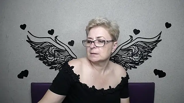 EmiliaGree's Live XXX Chat