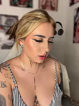 Онлайн чат XXX CarolQueen1_