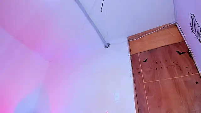 Živý XXX chat Emily_Coper18