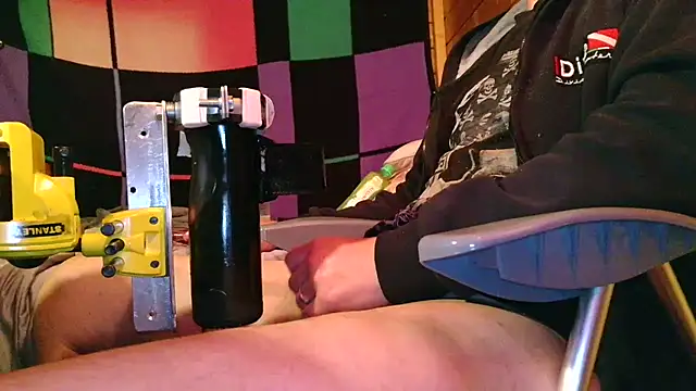 2_4_YOU Show in webcam