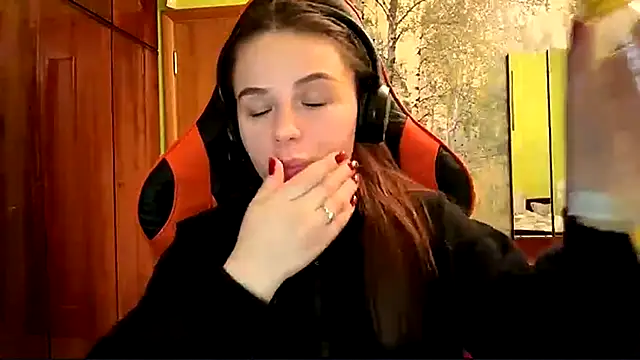 Chatroom XXX en direct de ThedaStrevell