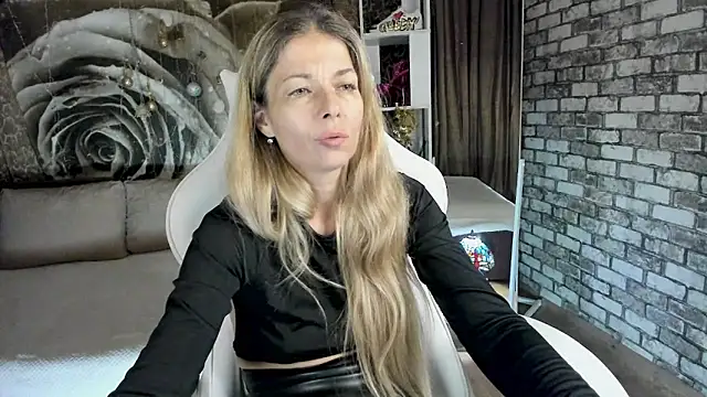 Eva_Melow Live XXX-Chat