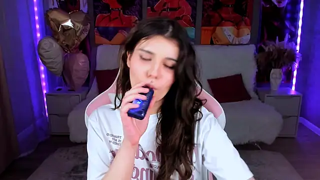 AnoraDark's Webcam Show