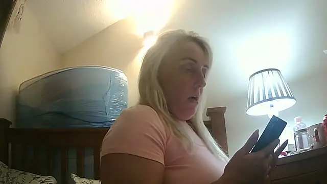 Živý XXX chat theblondecocklover