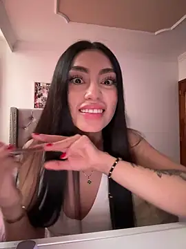 Bonny_Eva Adlı Modelin Canlı XXX Sohbeti