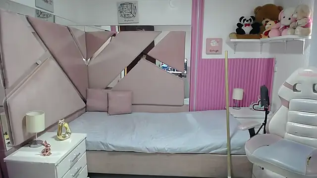 _Miaaleon Live XXX-Chat