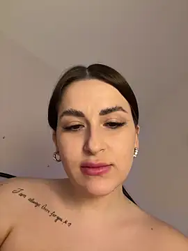 Chat +18 de Alana_Loveee ao vivo