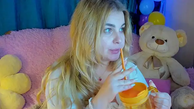 CoraSwon লাইভ XXX চ্যাট