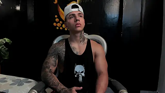 Онлайн чат XXX SalvatoreDmore