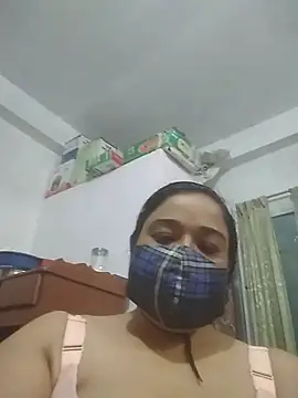 momo_loves' Live XXX Chat