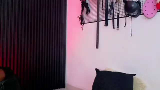 Issafoxx – Live XXX-chat