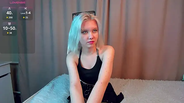 GoldenLenarz's Live XXX Chat