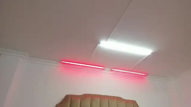 แชท XXX สดของ Alessiia_Moon