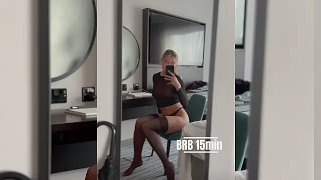 WhereisAliceのライブXXXチャット