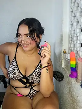 Mia_em Adlı Modelin Canlı XXX Sohbeti