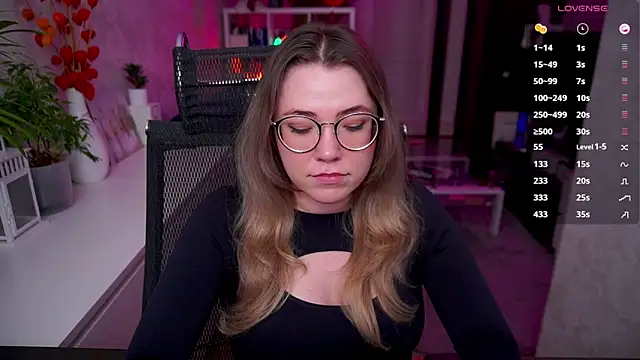 دردشة RemyCute الجنسية المباشرة