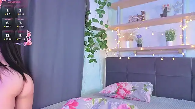 Chat +18 de TristaRoht ao vivo