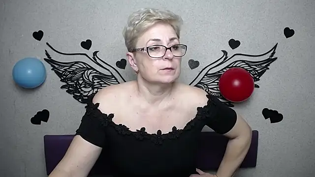 EmiliaGree élő XXX-chatje