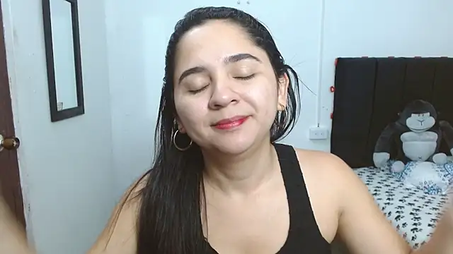 Chat XXX en directo de Thalian