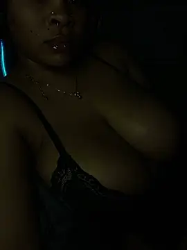 Chat +18 de YellowHoneyDip ao vivo