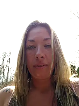 MiraKisss Chat XXX in diretta