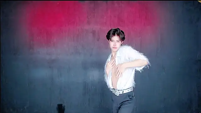 Queen-Vibe live XXX chat