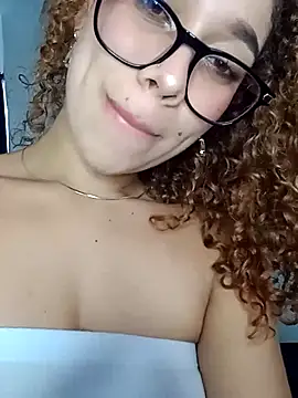 Sienna_brunette: онлайн-секс-чат