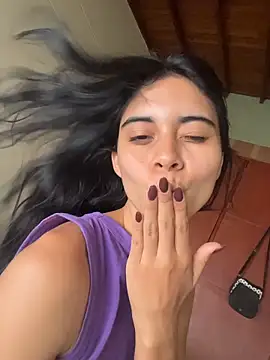 Miia_moonn Adlı Modelin Canlı XXX Sohbeti