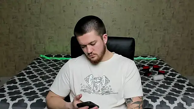 Show modela Well_boy na web-kameri