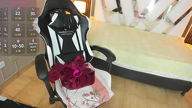 Chat +18 de Linda4Petite ao vivo