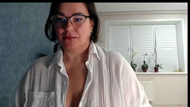 Chatroom XXX en direct de Nora_Star