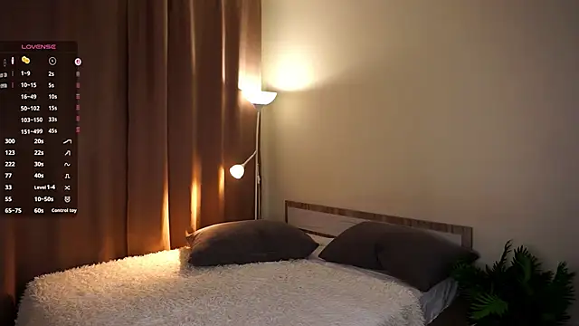 TyeshaMonter 即時 XXX 聊天