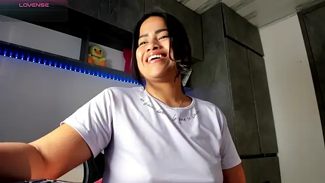 vickylatina_ Adlı Modelin Canlı XXX Sohbeti