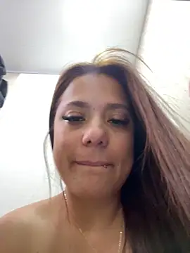 Pretty__MilfのライブXXXチャット