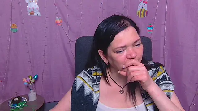 LauraFinn's Live XXX Chat