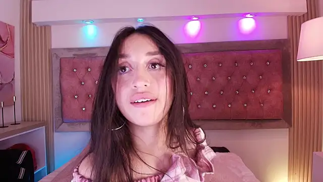 Shy_Cherry_ Chat XXX in diretta