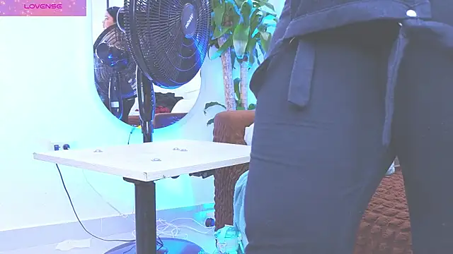 Daisy_Price Chat XXX in diretta