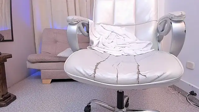 Tommas_Jhonson – Naživo XXX chat