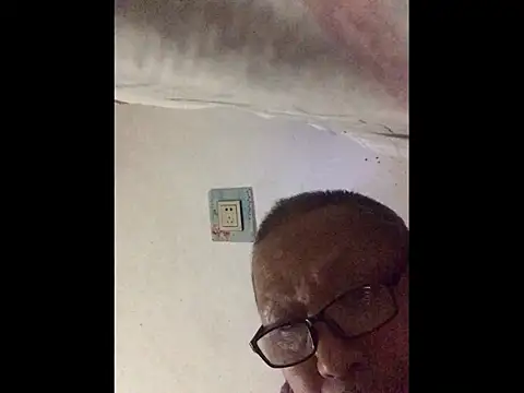 yaocaobi8: онлайн-секс-чат