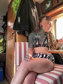 HornyHippy1 Chat XXX live