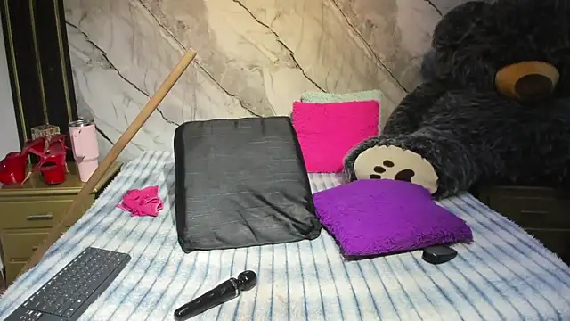 Niyirey1: онлайн-секс-чат