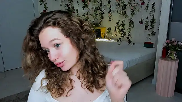 MiracleCurly élő XXX-chatje