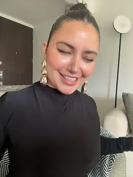 sukhakunis1 Live XXX-Chat