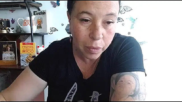 LauraMallioni লাইভ XXX চ্যাট