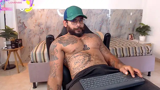 Онлайн чат XXX hanz_col