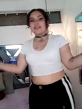 Chatroom XXX en direct de Liily_Foxxy