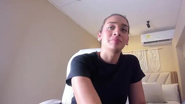 NahimiThompson live XXX chat