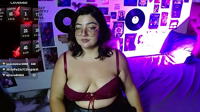 Chat XXX en directo de Roxy_f_w