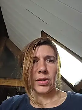 Lina_lou4 élő XXX-chatje