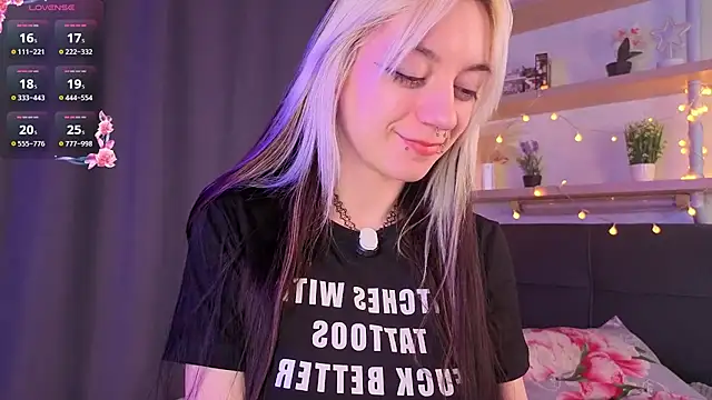 Онлайн чат XXX TristaRoht